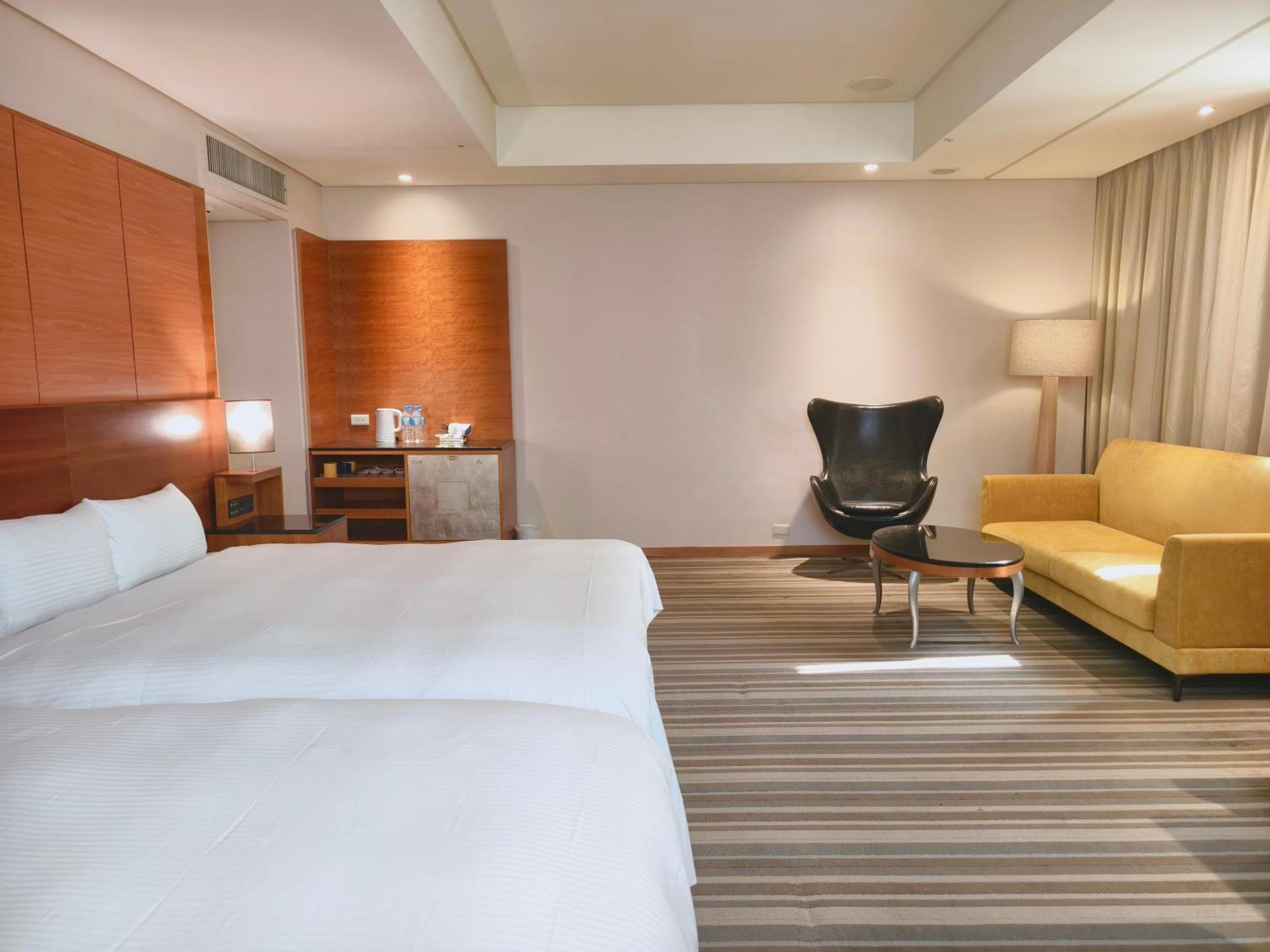 Via Hotel Breeze Taipei Exteriör bild